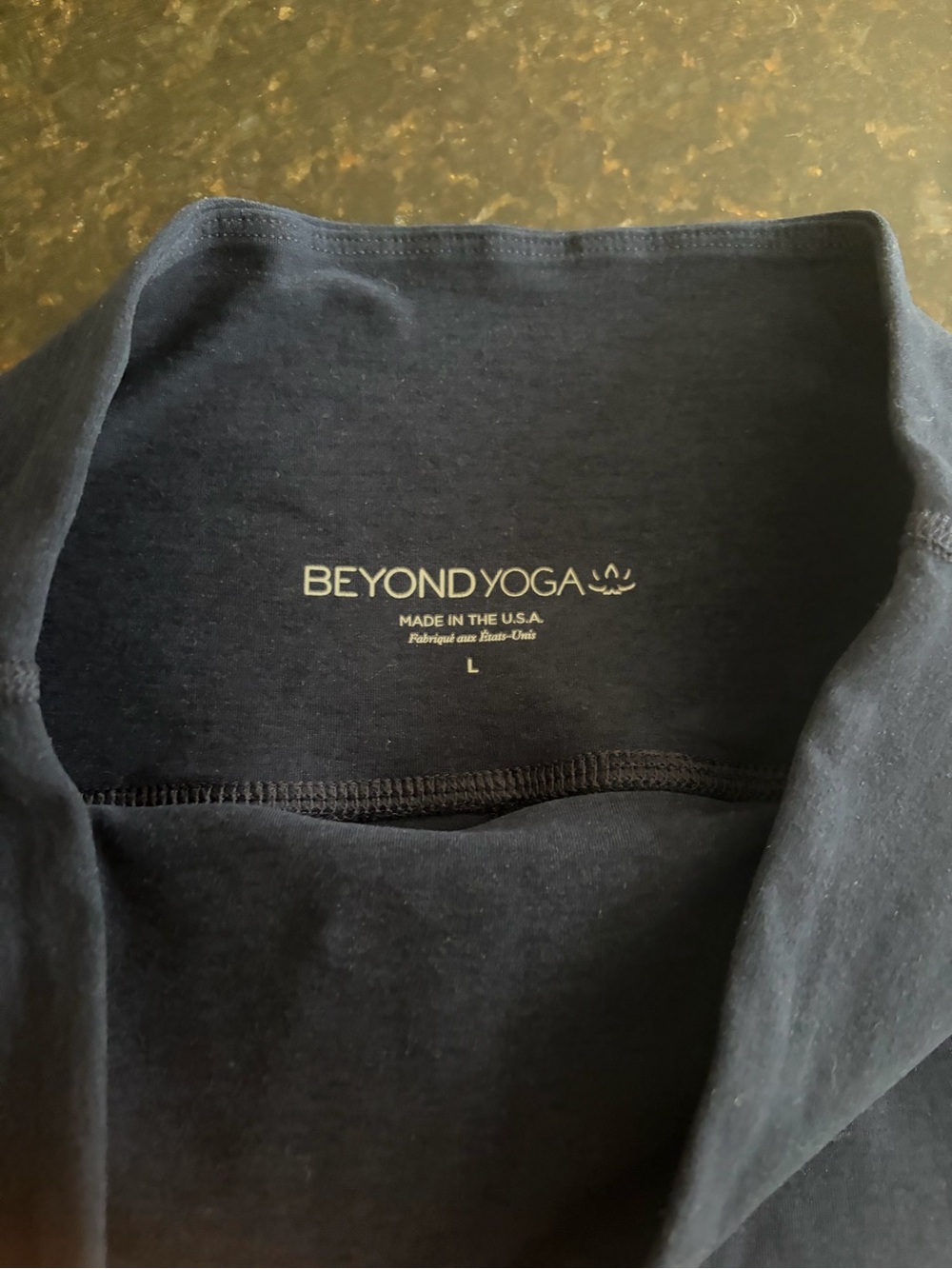 Beyond yoga shorts - Picture 3 of 3